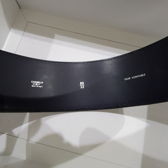 Authentic Chanel CC Patent Leather Wide Belt - Picture 6 of 12